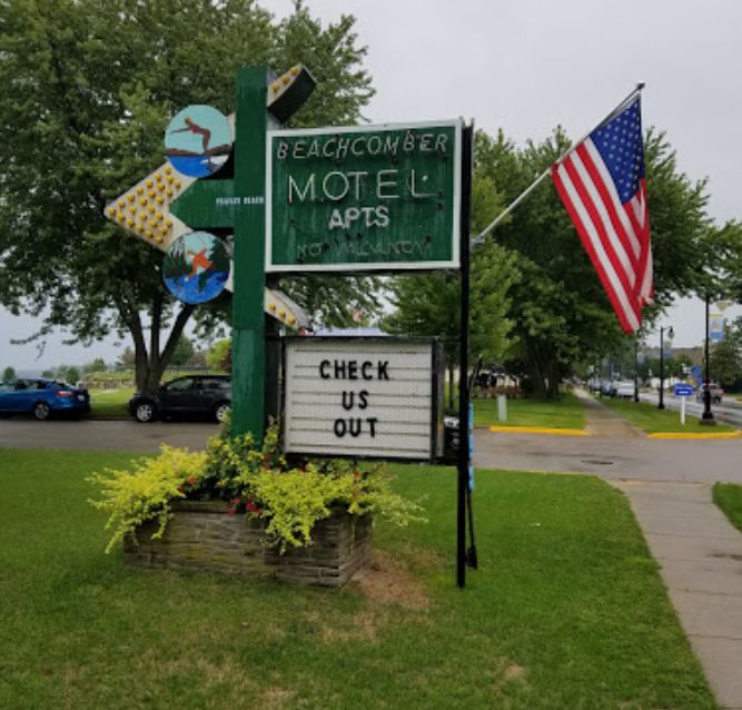 Beachcomber Motel & Apartments - Beachcomber From Website (newer photo)